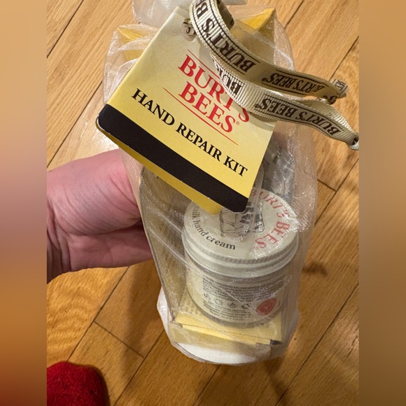 Burt's Bees Other - Burt's Bees Hand Care Set in Yellow and Cream